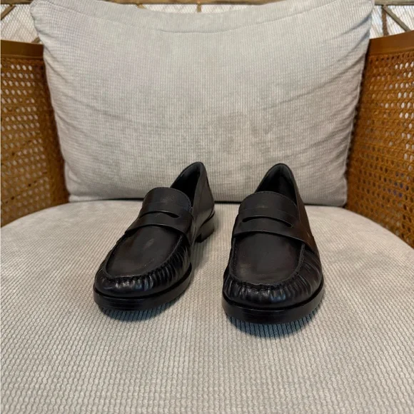 Reformation Ani Ruched Loafers in Black Leather - Picture 5 of 8